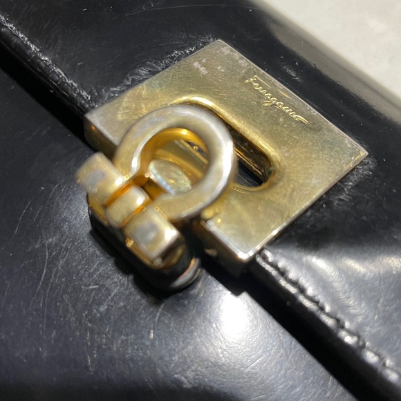 Ferragamo Continental wallet with Gancini clasp Patent Leather calfskin Black ⭐️ - Picture 13 of 17